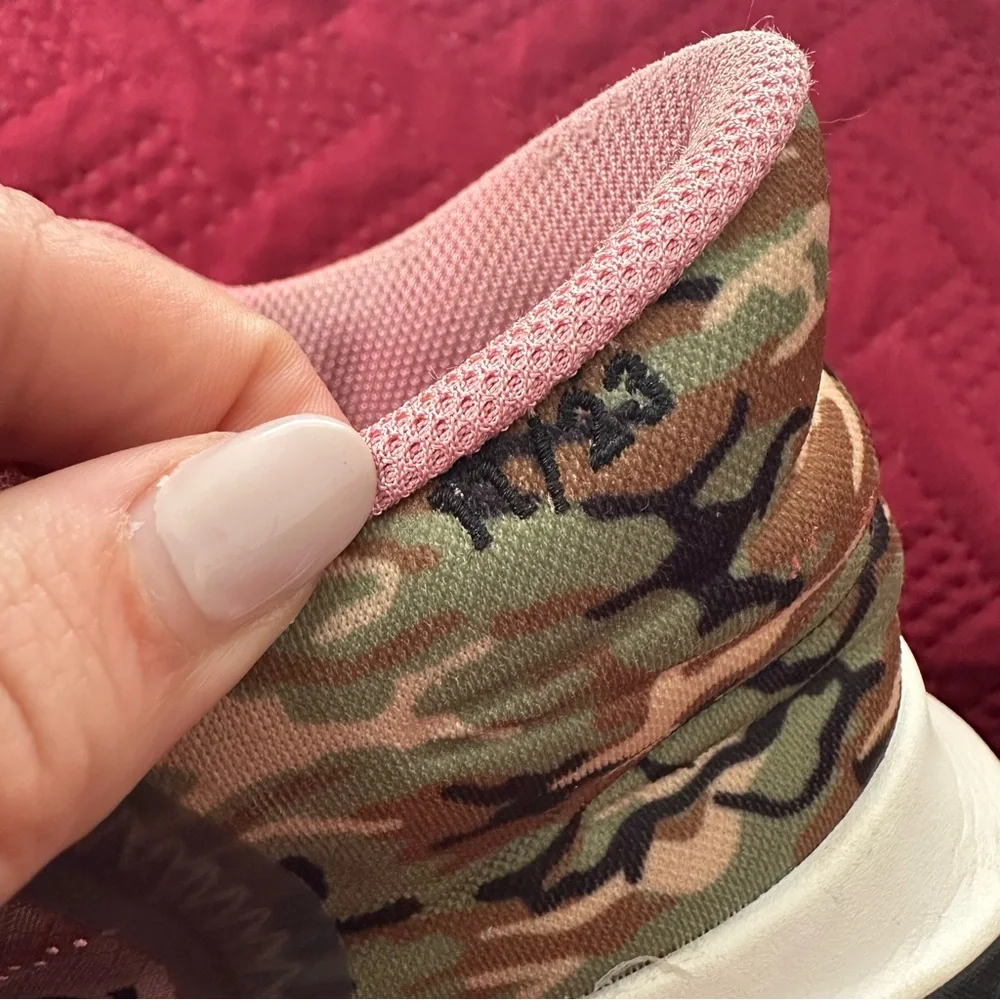 Nike Kyrie‎ Flytrap 5 Moon Fossil Pink Gaze Camo